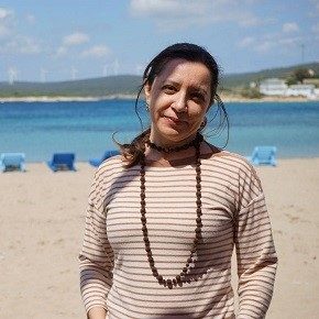 “çalış buna: doğu, batı olmayan her yerdir.” | Asuman Susam’dan bir şiir.