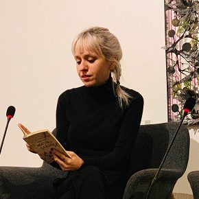 Selcan Peksan Dünya Kadınlar Günü için yazdı: “Kız kardeşlerime sesleniyorum / Size mükemmel olmanız gerektiğini kim söyledi”